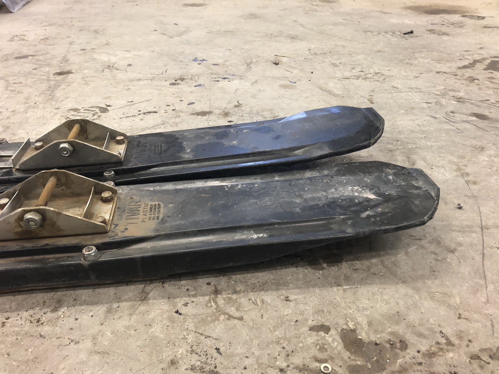 SIMMONS FLEXI SKI GEN 1 SKIS WITH SKIDOO SADDLES eBay