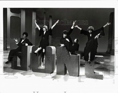 1976 Press Photo Toni Tennille &amp; costars on the TV show "The Captain &amp; Tennille"