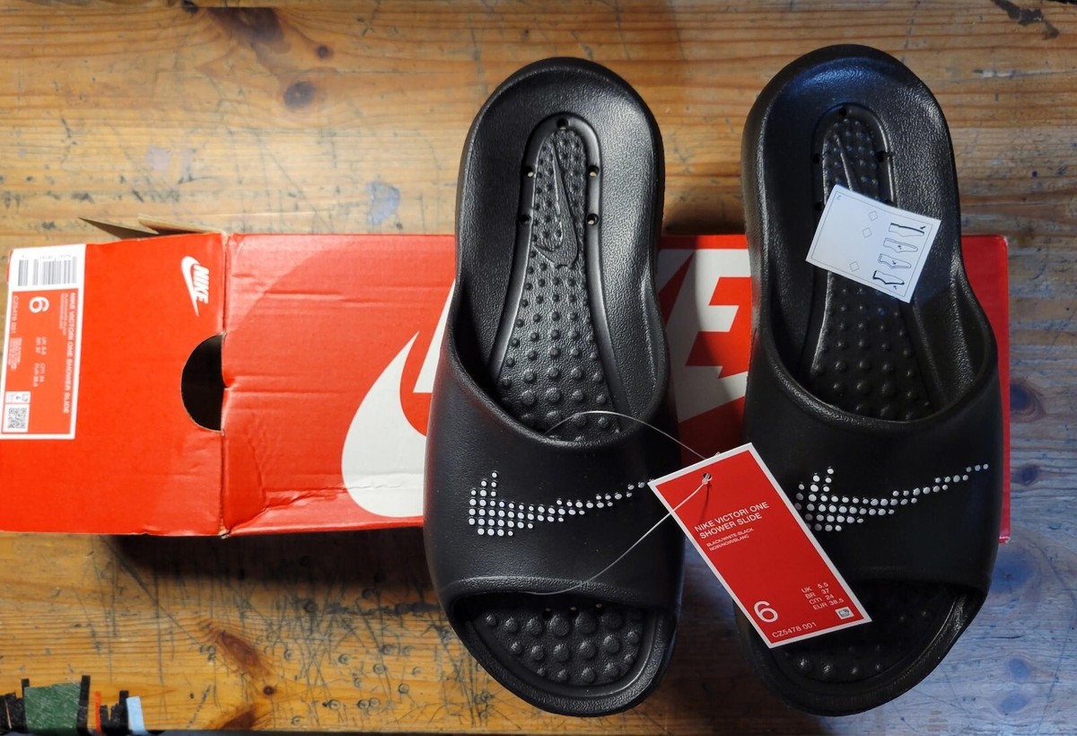 靴・ブーツ・サンダルその他 Nike Victory One Men's Shower Slides CZ5478-001 Nike VICTORI ONE Men's Black White CZ5478-001 Basic Shower
