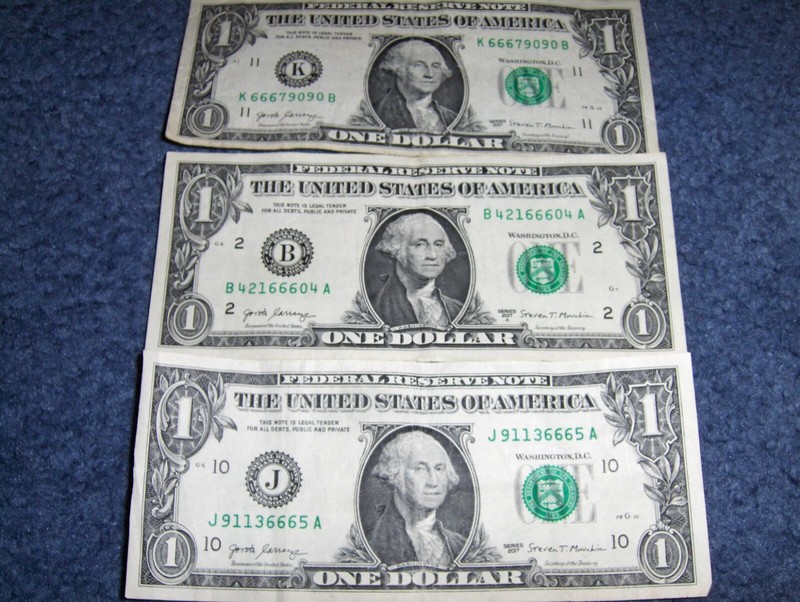 LOT OF THREE U.S. ONE DOLLAR NOTES WITH CRAZY 3-OF-A-KIND SERIAL NUMBERS! NICE!