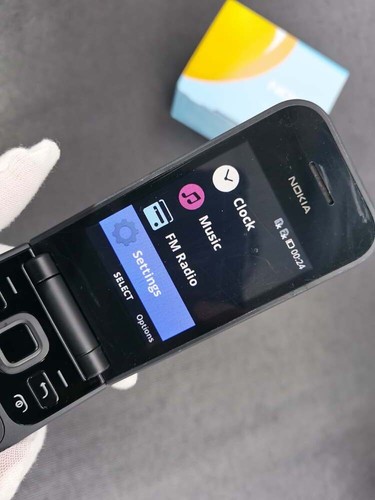 Nokia 2720 Flip - Unlocked 4G KaiOS 2MP microSDHC 4GB 512MB Bluetooth Cellphone - Afbeelding 6 van 16