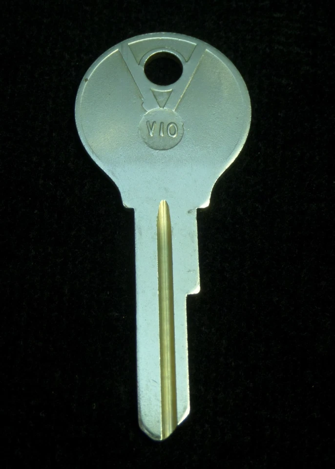 61VW VOLKSWAGEN Llave en Blanco "SC" 1961-66, Guantera, Puerta Conejo y Scirocco 1971-81 Foto 2 de 4