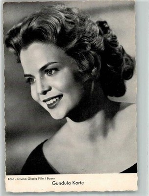 38160032 - Portrait of Gundula Korte Photographer Bayer Film Actor