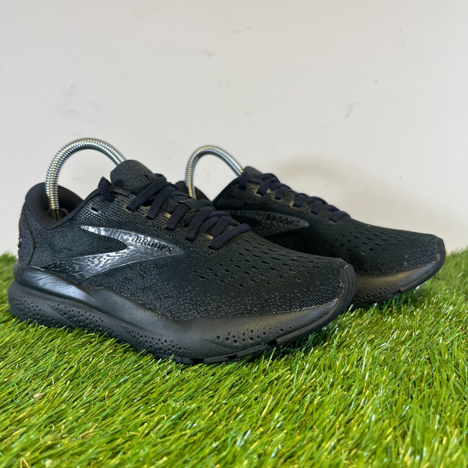 Brooks Trainers Size 4.5 Women's Black Ghost 16 Walking Athletic Running Shoes