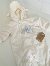 0-3 Months BNWT PETER RABBIT Baby Clothes Beautiful Super Soft Pramsuit -Cream