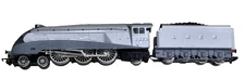NIB HORNBY R.099 OO SILVER FOX  L.N.E.R. A4 4-6-2 SILVER FOX - FREE SHIP