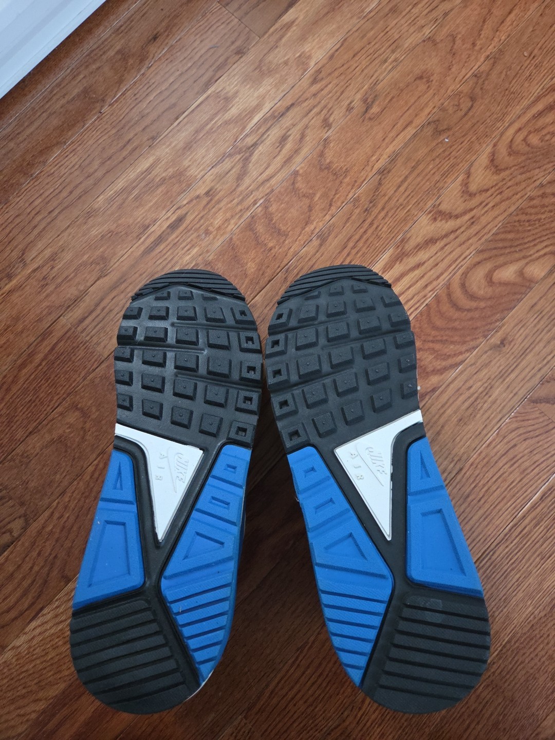 Nike Air Max Correlate Men's Size 11. 511416-110 thumbnail 4