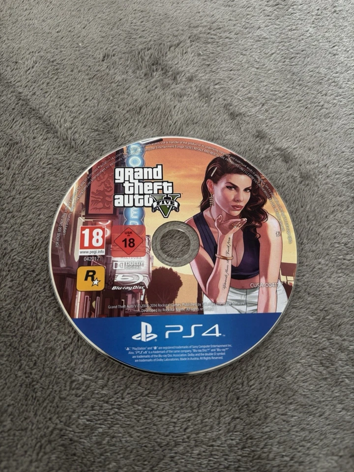 PS4 GTA V, photo 1 of 2