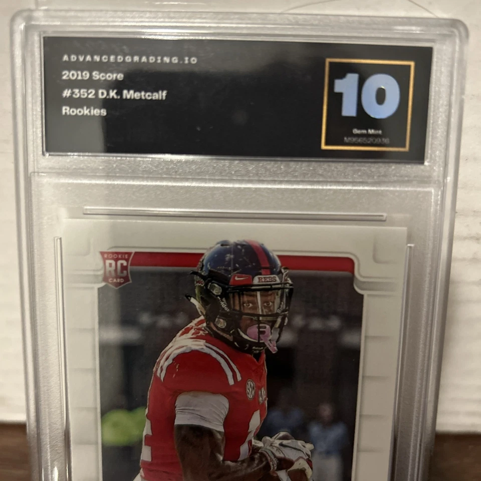 2019 Score Rookies DK Metcalf #352 (RC) GEM MINT 10🔥🔥🔥 - Image 2 of 4