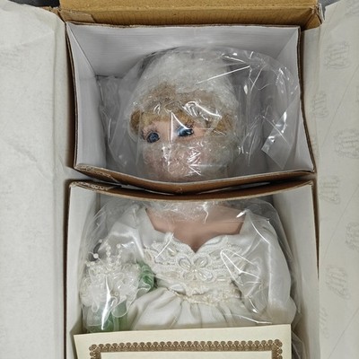 Vintage Heritage Signature Cheranne 18'' Porcelain Bride Doll NIB w/COA