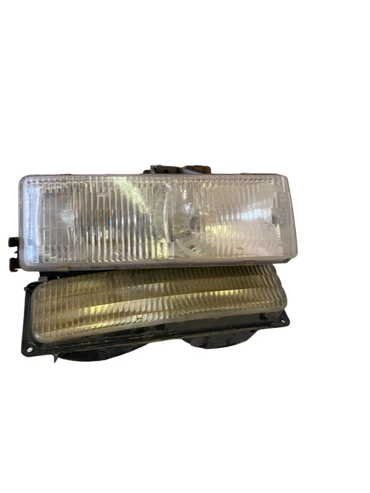 97 98 99 00 01 02 Conjunto Faro Pasajero Derecho Chevy Express 3500 Foto 4 de 4
