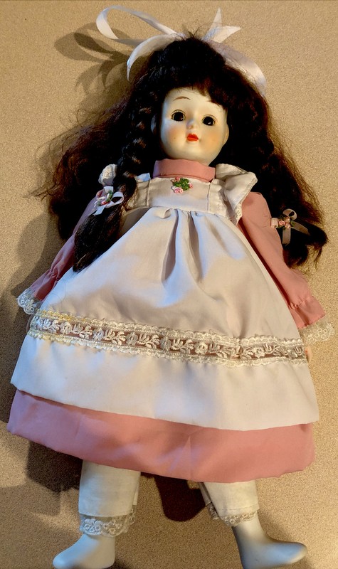 Porcelain Doll W/ Pink Dress & Apron W/Bow 17" BROWN HAIR & EYES INCLUDES STAND