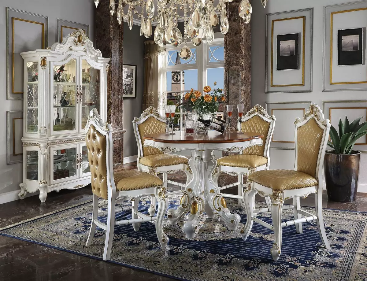 Elegant round dining sale table