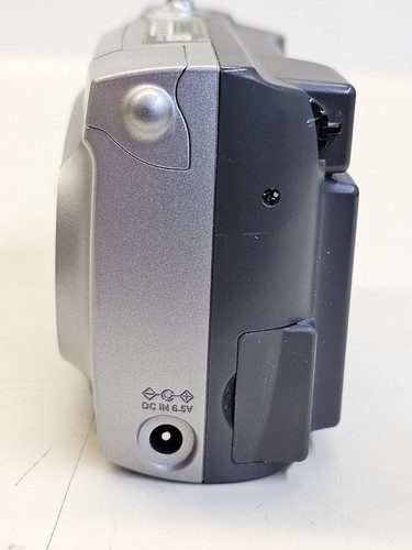 Olympus Camedia D-510 ZOOM 2.1MP Digital Camera 3X ZOOM PARTS/REPAIR - Picture 10 of 16