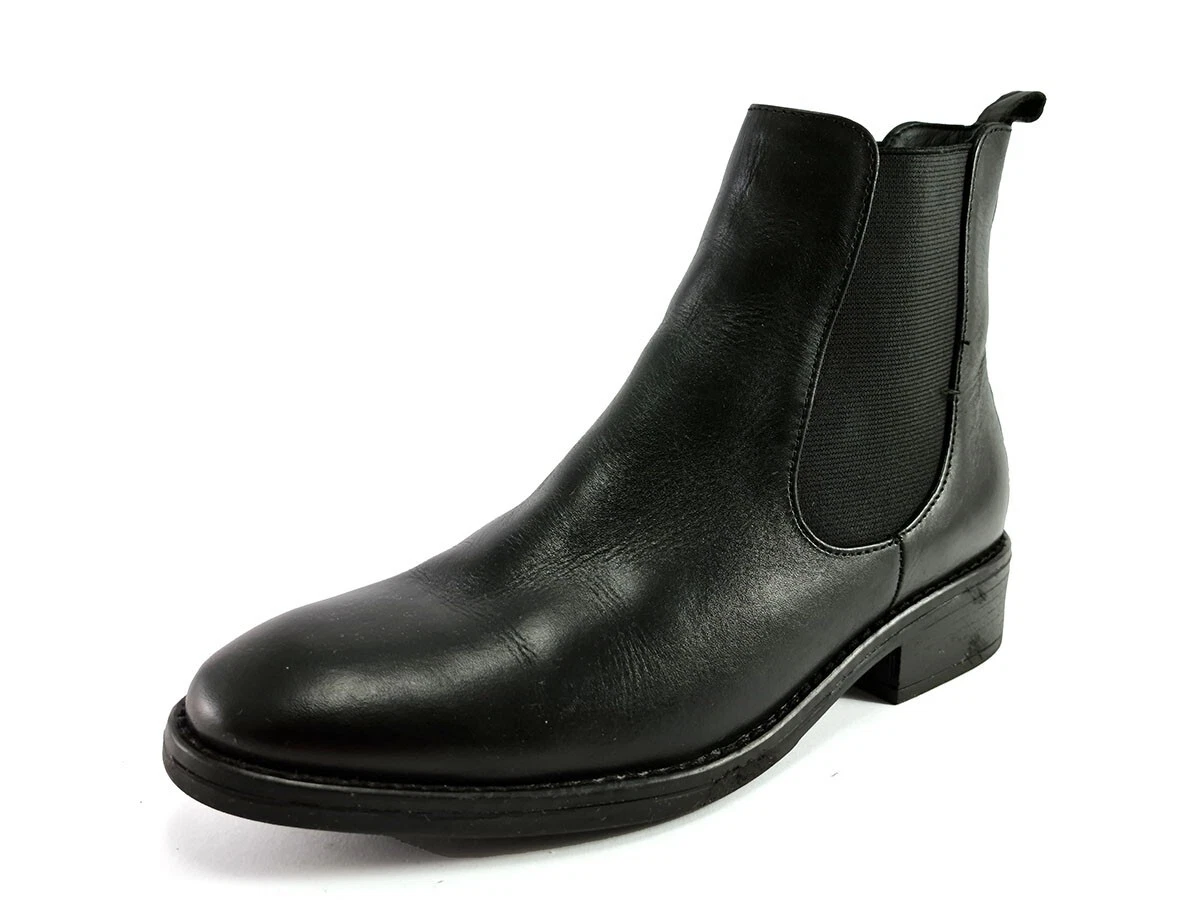 Chanel White and Black Leather Chelsea Boots Size 37