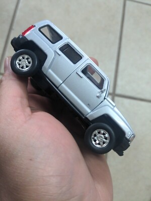 Welly Hummer H3 No. 43629 Silver 1/34 Scale DieCast SUV Truck Pull