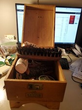 Vintage Oak Griffin Shinemaster Shoe Shine Box/2 brushes GREAT condition
