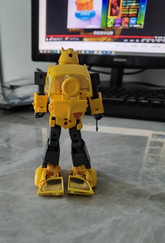 New Transformers Masterpiece Bumblebe G1 2.0 MP-45 Action Figure Box Set - Picture 9 of 12