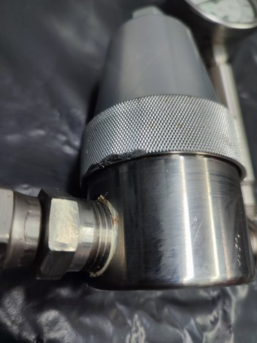 Back Pressure Regulator, 12,4 bar (180 Max psi), SST, with Gauge, Slight Damage - Picture 4 of 4