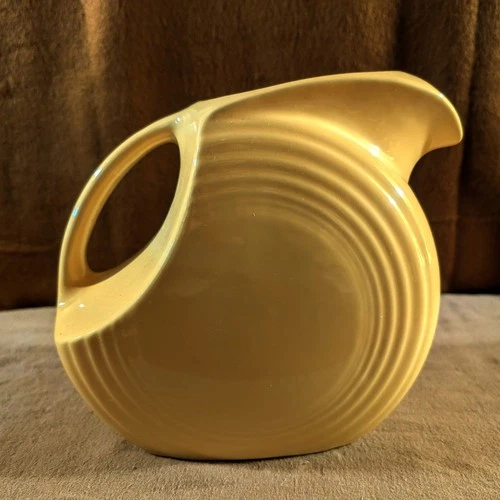 Vintage Fiestaware Homer Laughlin  Large Disc Pitcher Yellow Excellent Condition