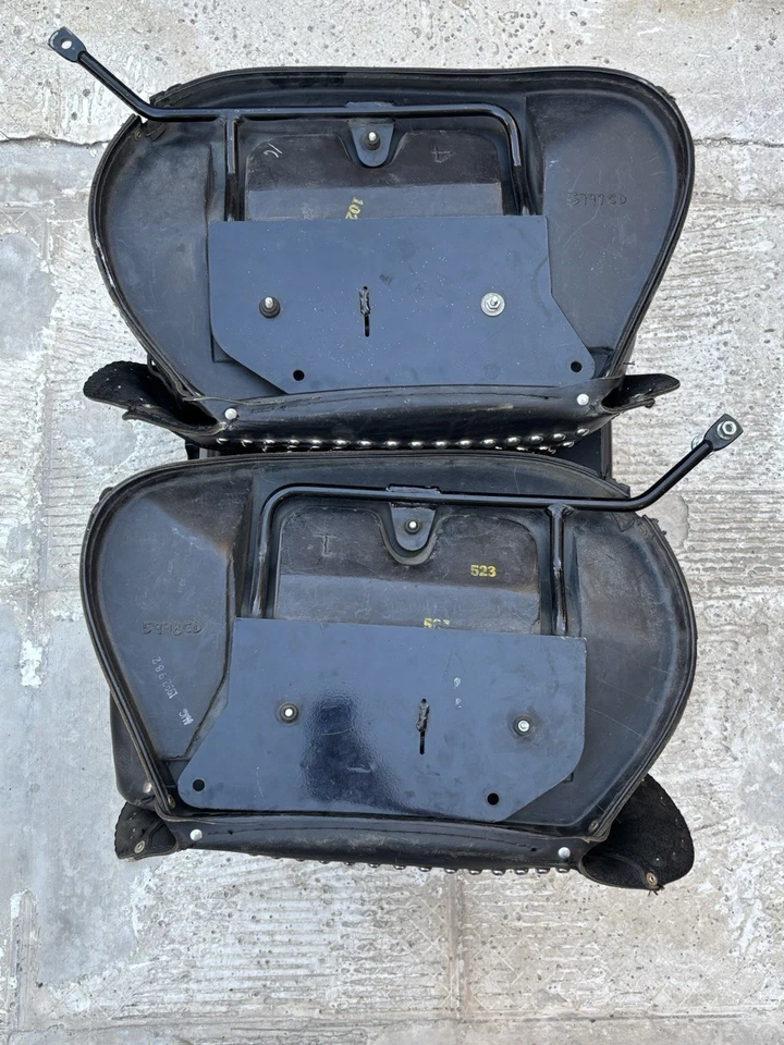 Harley Davidson Heritage Softail Leather Saddlebags - Image 3 of 4