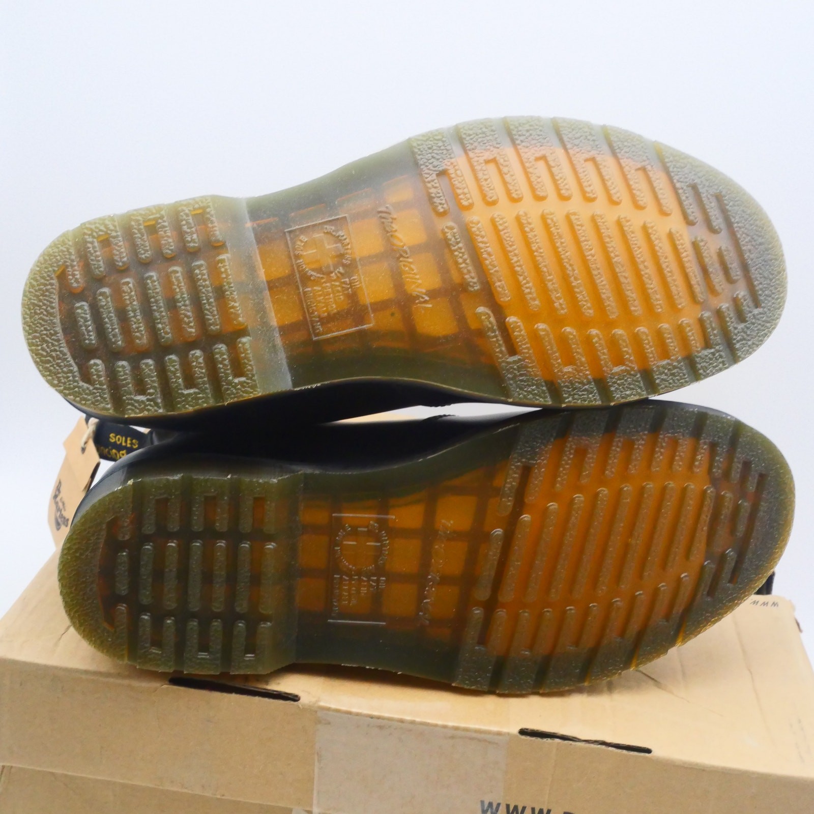 NEW Doc Dr. Martens Black 2976 Chelsea Boots Black Leather Men's 8 thumbnail 6