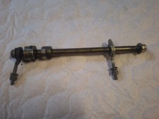 AXE DE ROUE ARRIERE DAELIM 125 DAYSTAR FI ( BA1 )