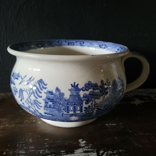 Antique Wedgwood Willow Chamber Pot, Blue and White Chinoiserie, Blue Willow - Picture 7 of 12