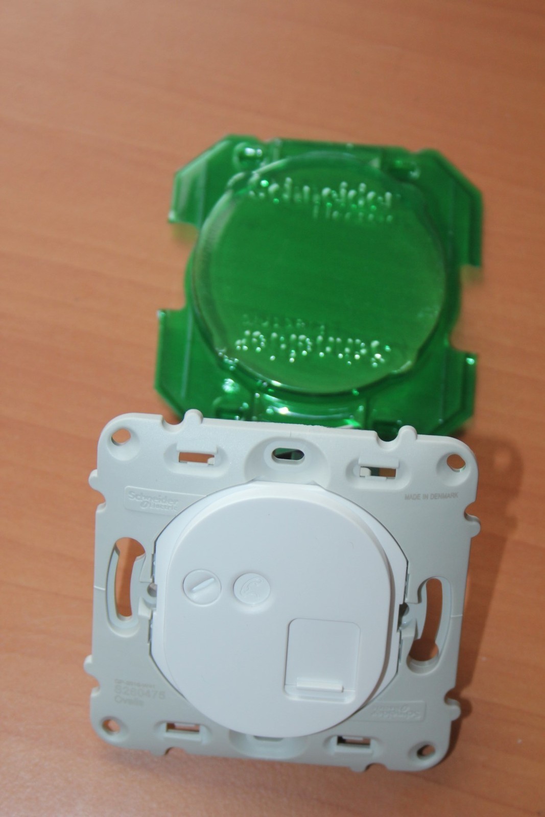 Prise RJ45 CAT 6 Schneider Electric S261475 connecteur réseau informatique filaire