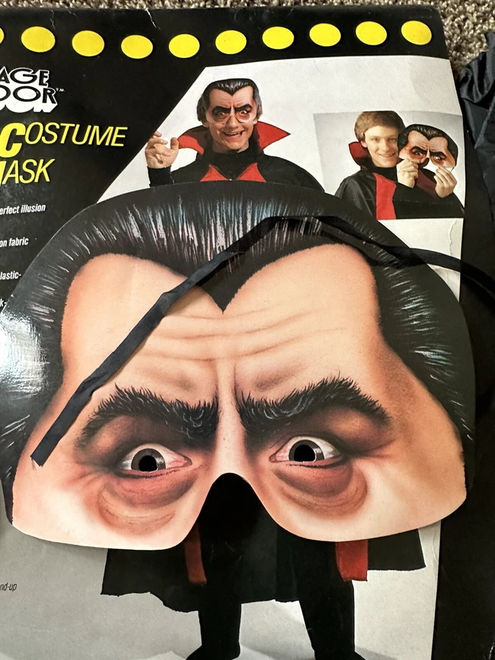 Disfraz de Vampiro De Colección NUEVO Escenario Puerta Punta de Lanza Industrias Drácula Halloween Foto 2 de 4