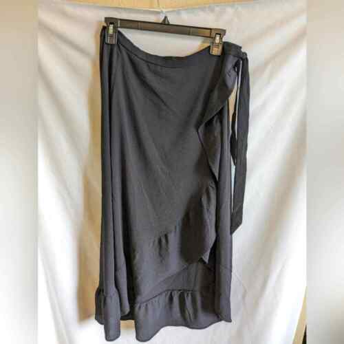 Divided Skirt Size 10 button wrap black - image 1