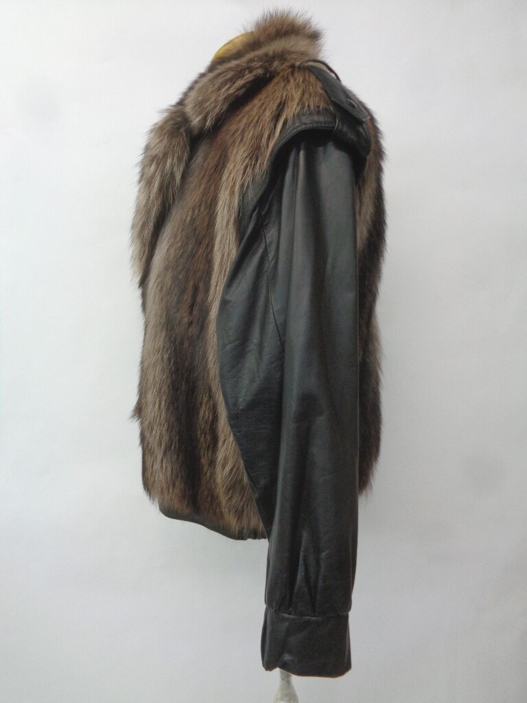 ジャケット・アウター archive raccoon fur leather jacket Raccoon Fur Trim Leather Jacket –A Hooded Chic Warm Wear