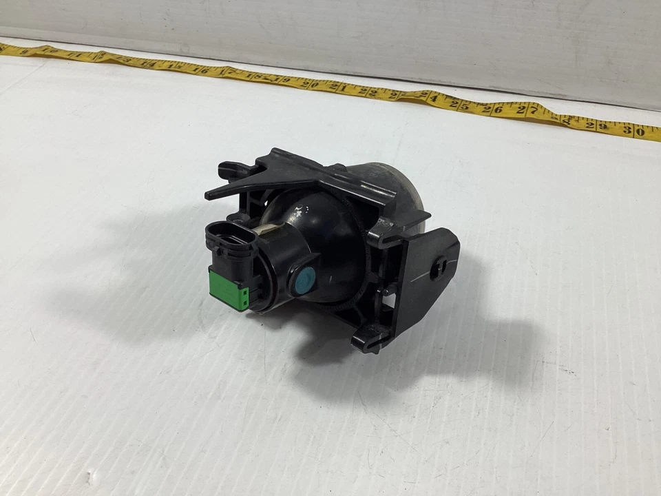 Ford Fusion LH 2009-2019 conductor luz antiniebla bisel y lámpara de luz 6E53-15K200-AA OEM. Foto 4 de 4