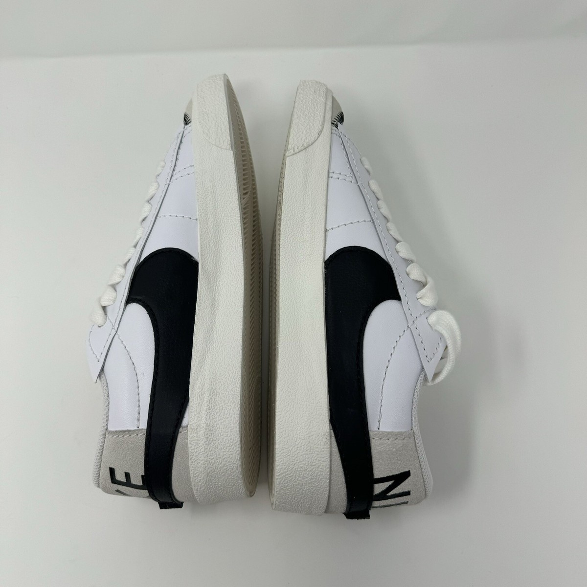 DQ1470-101] Womens Nike Blazer Low 77 Jumbo 'White Black