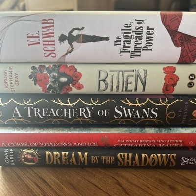 YA fantasy romantasy bundle Bitten - Curse of Shadows & Ice - Fragile Threads