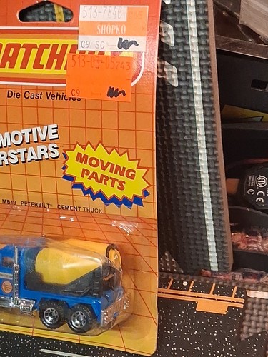 1987 MATCHBOX SUPERFAST #19 KWIK-SET PETERBILT CEMENT TRUCK BLUE YELLOW BARREL - Picture 4 of 11