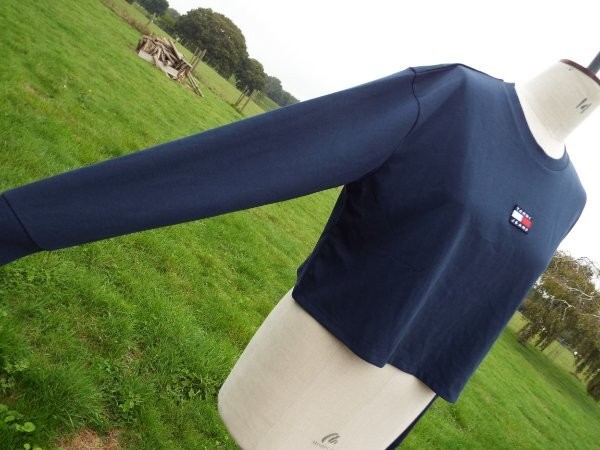 TOMMY JEANS Navy Crop Top Tommy Centre Logo Long Sleeve Tee XL BNWT RRP £40.00 image 3