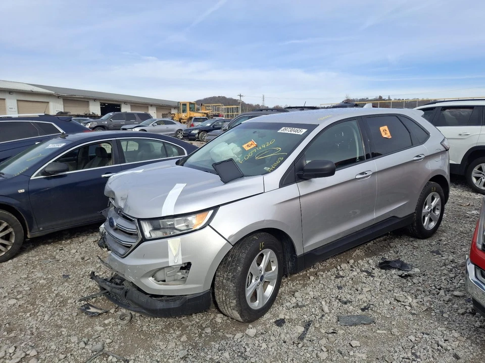 Used Center Tail Light Assembly fits: 2017 Ford Edge SE liftgate mounted center Foto 3 de 4