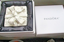 PANDORA 2016 PORCELAIN HOLIDAY GIFT BOX CHRISTMAS ORNAMENT Bag/Box/EUC