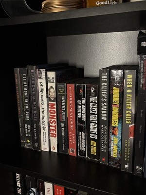 (30) Crime Nonfiction & Fiction Book Bundle -John Douglas, Mark Olshaker & more 