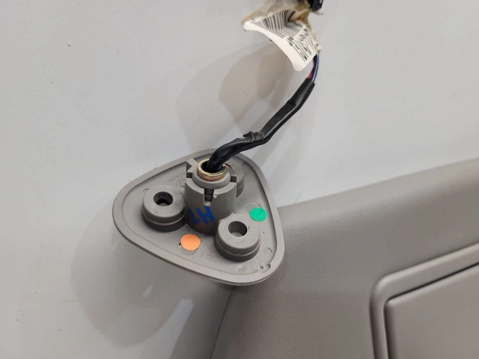 Parasol izquierdo para conductores Cadillac SRX 2004-09 con iluminación con abridor *gris*  Foto 4 de 4