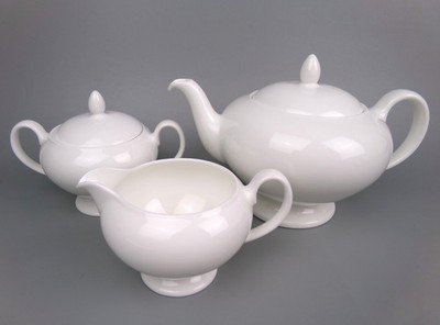 Teekanne, Milchkännchen & Zuckerdose ''Wedgwood weiß'' von Wedgwood. 1000ml / 4 Tassen