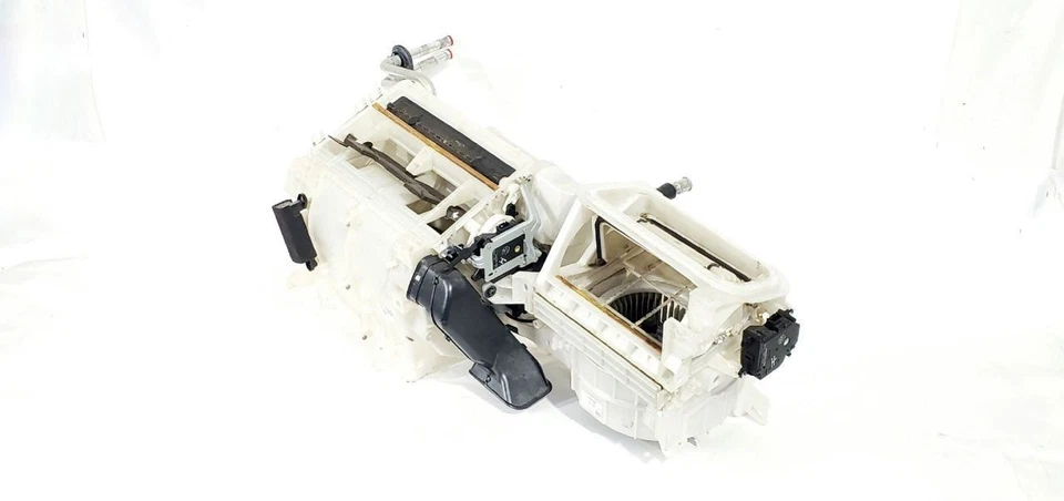 2007 2011 Toyota FJ Cruiser OEM Complete AC Evaporator Housing With Blower Motor - Image 2 of 4