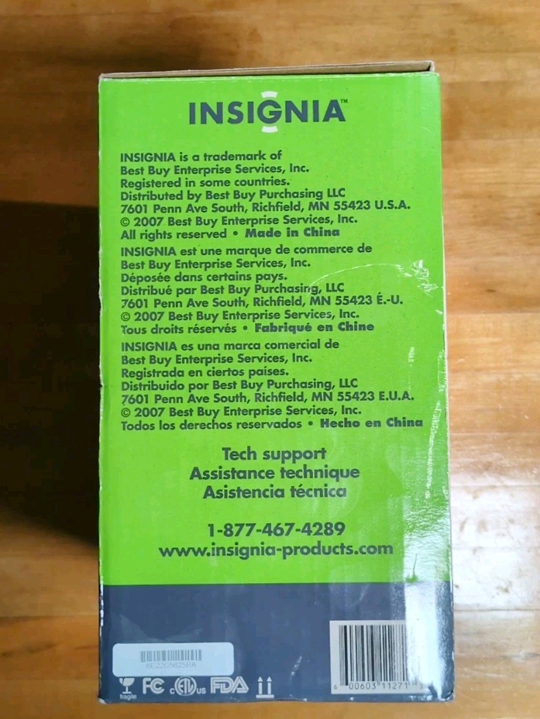 Insignia NSP10DVD20 10in Portable DVD Player with Swivel