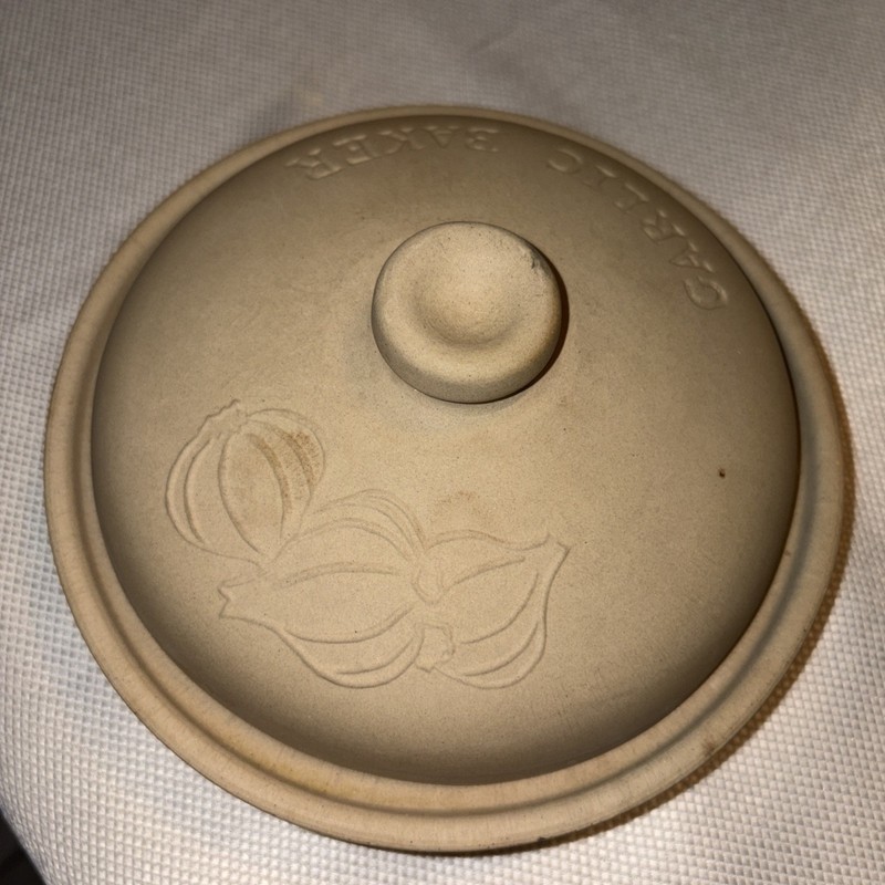 VINTAGE 1993 Sassafras Super Stone Garlic Roaster Clay Garlic Baker USA