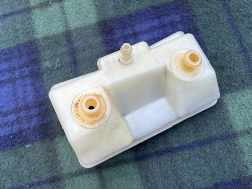 Saab 900 Classic Brake Fluid Reservoir - Bild 3 von 5