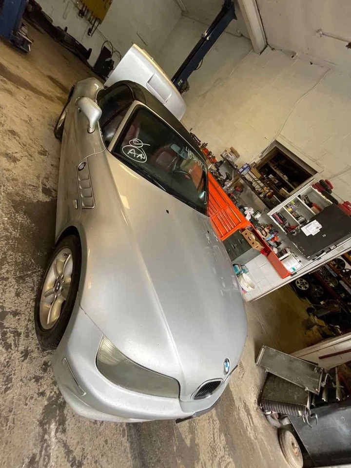 Windshield Glass BMW Z3 96 97 98 99 00 01 02 OEM - Imagem 2 de 4