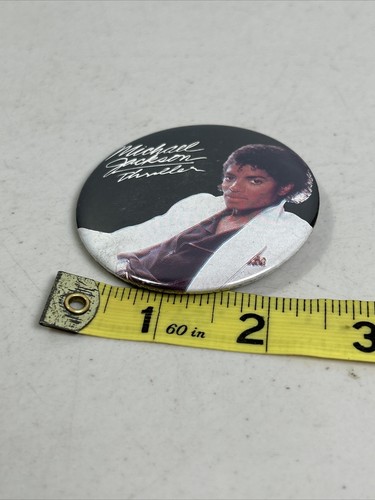 Michael Jackson Thriller 1983 Vintage US 2 1/2" Pin Pinback Button Badge Pop - Picture 3 of 3
