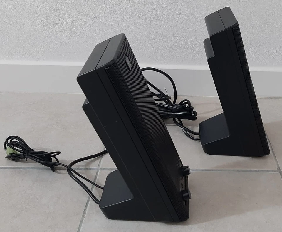 Logitech X-140 (S-0264B) - PC Desktop Speaker 2.0 / Jack Audio 3,5mm - Immagine 3 di 4