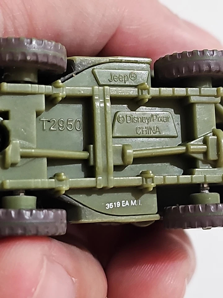 Cambiadores de color de coches Disney Pixar Sarge 2 trabajos de pintura en 1 Foto 4 de 4